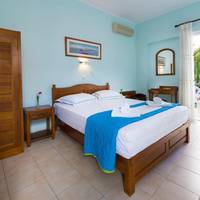 Double Room with Balcony and Garden View