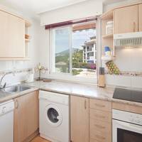 Apartment with Pool View 