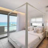 Deluxe Two-Bedroom Apartment with Sea View
