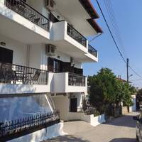 Studio (2 Adults)