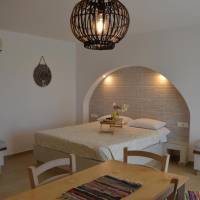 Family Room (2 + 1 Adults)
