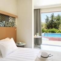 Suite with Private Pool and Hot Tub with Garden View