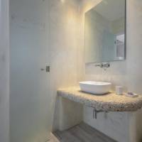 Studio (3 Adults)