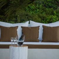Deluxe Suite with Private Pool