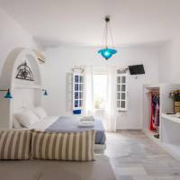 Deluxe Double Room (2 Adults + 1 Child)