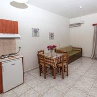 One-Bedroom Apartment (4 Adults)