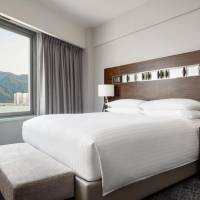 1 King Bed, Executive Lounge Access, Suite
