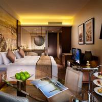 Grand Deluxe Family Room with Harbour View