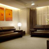 Two-Bedroom Queen and Twin Suite