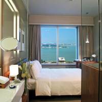 Superior Room with Queen Bed