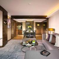 Deluxe King Suite with Harbour View