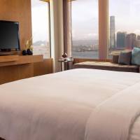 Superior King Suite with Harbour View and Executive Lounge Access