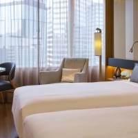 Club Twin Room with Garden View and Executive Lounge Access