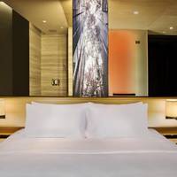 Urban Corner Queen Room