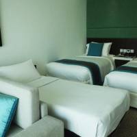 King or Twin Room with Extra Bed and Ocean View