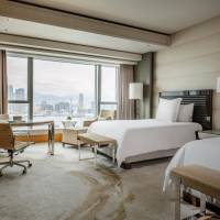 Newly Renovated Deluxe Harbour-View Double Room