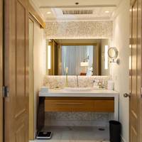Junior King Suite