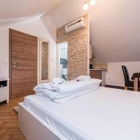 Studio (2 Adults)