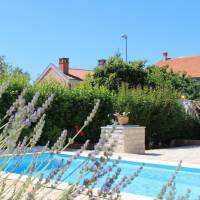 Apartment with Pool View 