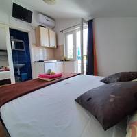 Double Room with Balcony and Mini-Kitchen