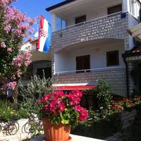 Apartment with Garden View