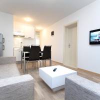 Comfort One-Bedroom Apartment with Terrace (2-4 Adults)
