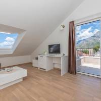 Comfort One-Bedroom Apartment with Sea View - Attic