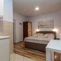 Studio (2 Adults)