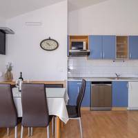Two-Bedroom Apartment (4-6 Adults)