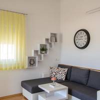 One-Bedroom Apartment with Sea View (2 - 4 Adults)