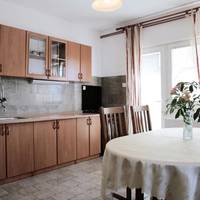 One-Bedroom Apartment with Sofa Bed (4 Adults)