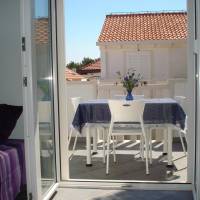 Two-Bedroom Apartment with Balcony and Sea View (4-6 Adults)