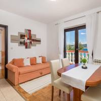 One-Bedroom Apartment with Balcony - Sea and Mountain View