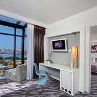 Deluxe Suite with Sea View