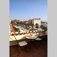 One-Bedroom Apartment with Terrace and Sea View - Braće Radić Square