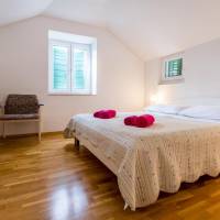 Two-Bedroom Apartment (6 Adults) at Marmontova Street