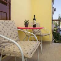 One-Bedroom Apartment with Balcony