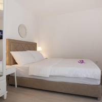 Deluxe Double Room (2 Adults + 1 Child)