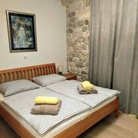 Luxury One-Bedroom Apartment-Cosmijeva Street