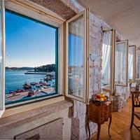 One-Bedroom Apartment with Sea View