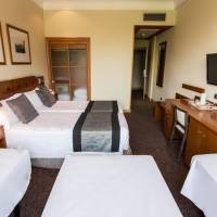Quintuple Room