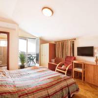 Triple Room (3 Guests or 2 Guests)