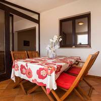 One-Bedroom Apartment (4 Adults)