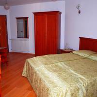 Studio (2-4 Adults)
