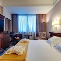 Standard Club Room