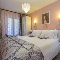 One-Bedroom Apartment with Balcony