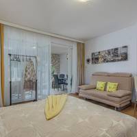 Studio Ground Floor with Terrace