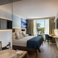 Superior Double Room with Balcony and Sea Side