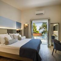 Superior Room with Terrace and Swimming Pool Access - Seaside Villas