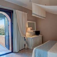 Standard Double Room with Garden View
